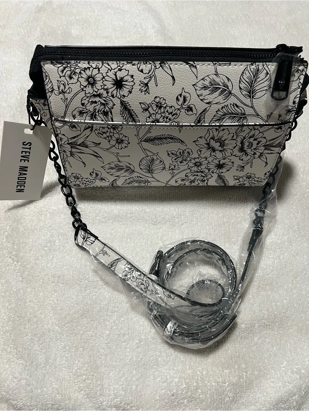 Steve Madden Black and White Floral Chain Strap Crossbody NWT